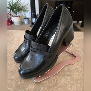 BORN Women's Kasi.   Size 11  Women's